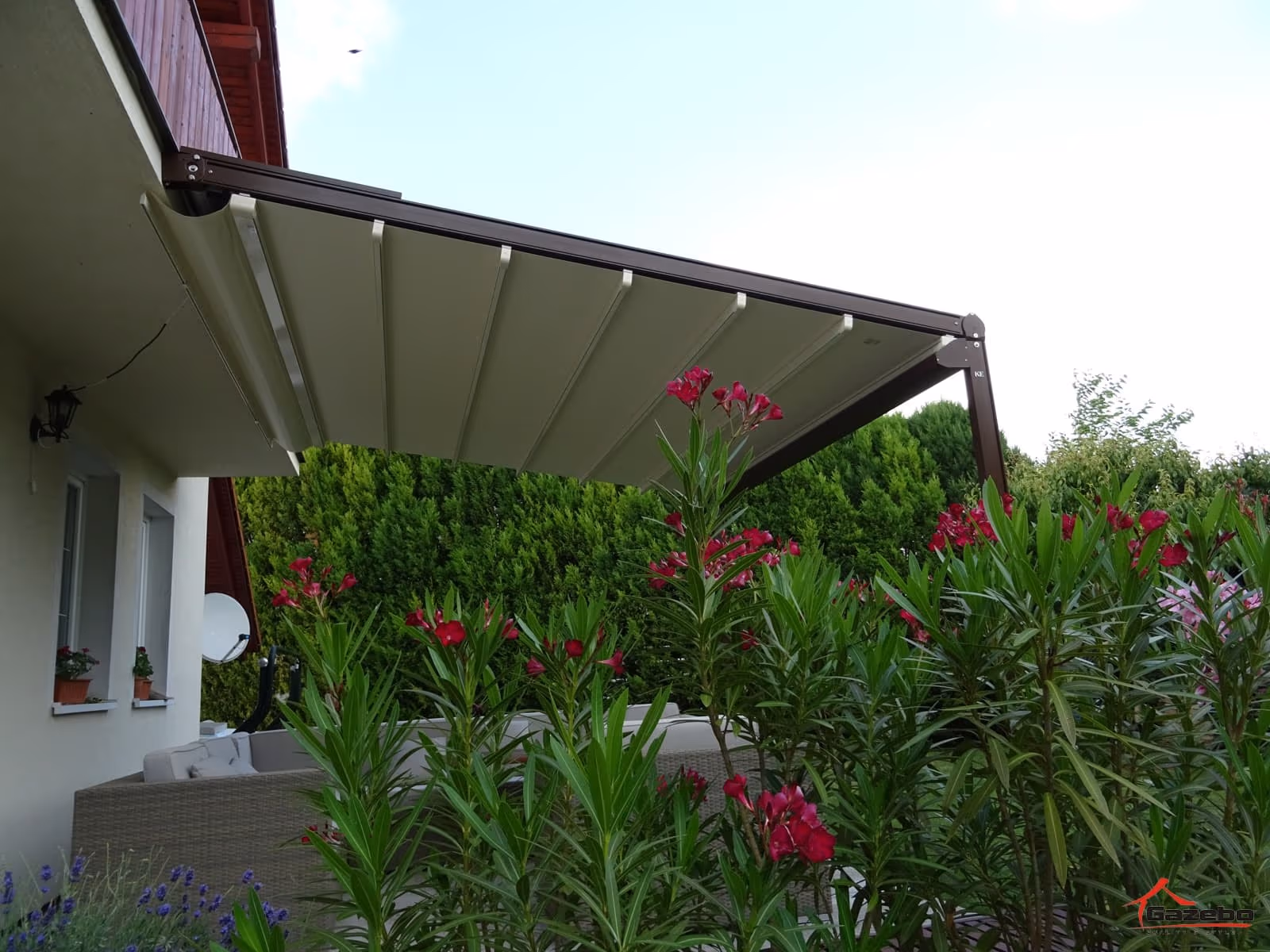 Solaris pergola rejtett vízelvezetése