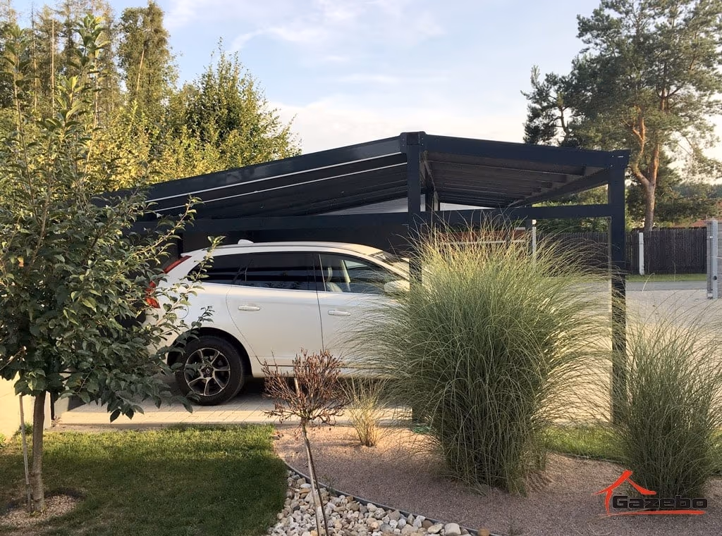 Alumínium carport kapcsolt tárolómodullal